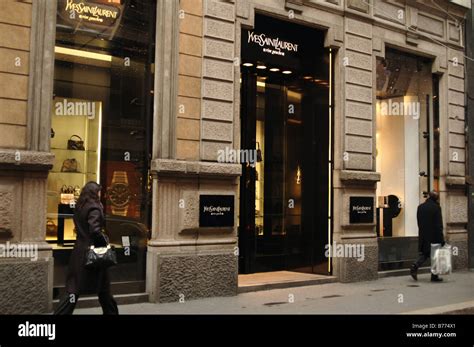 yves saint laurent milano via montenapoleone 8|YVES SAINT LAURENT .